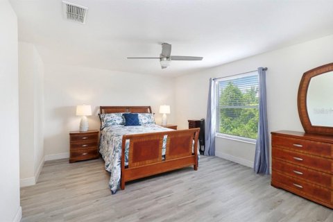 Casa en venta en Tampa, Florida, 4 dormitorios, 227.98 m2 № 2312569 - foto 24