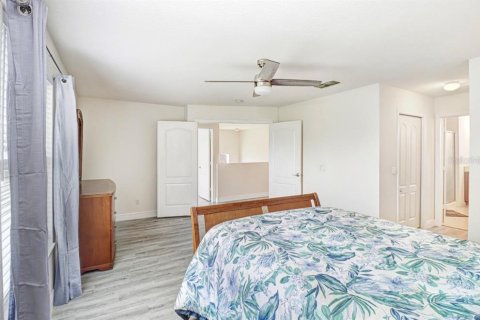 Casa en venta en Tampa, Florida, 4 dormitorios, 227.98 m2 № 2312569 - foto 25