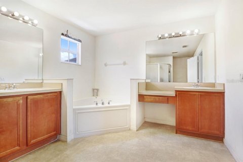 Casa en venta en Tampa, Florida, 4 dormitorios, 227.98 m2 № 2312569 - foto 27