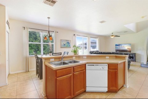 Casa en venta en Tampa, Florida, 4 dormitorios, 227.98 m2 № 2312569 - foto 10