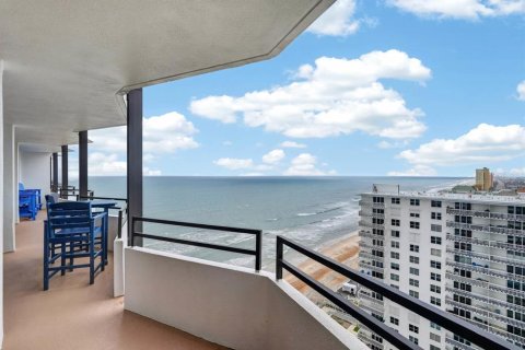 Condo in Daytona Beach, Florida, 2 bedrooms  № 2099888 - photo 26