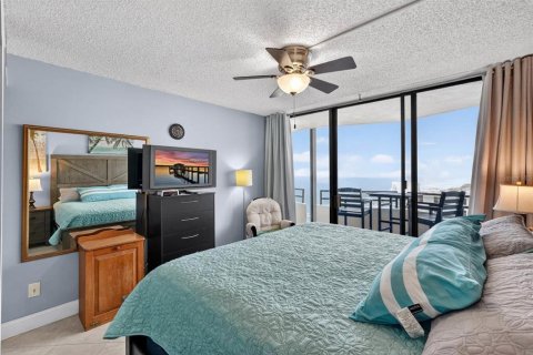 Condo in Daytona Beach, Florida, 2 bedrooms  № 2099888 - photo 24