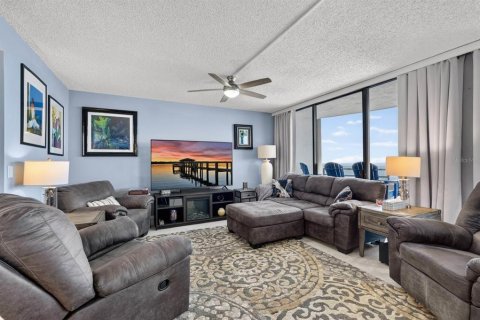 Condo in Daytona Beach, Florida, 2 bedrooms  № 2099888 - photo 5