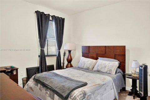 Casa en venta en Homestead, Florida, 5 dormitorios, 238.57 m2 № 1974097 - foto 28