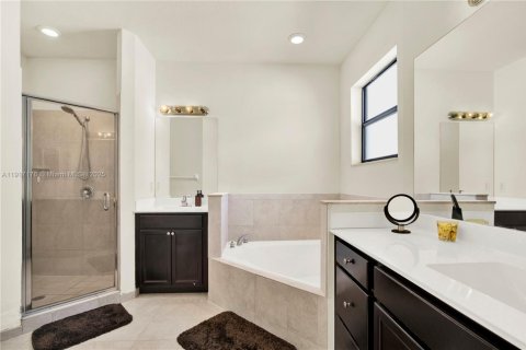 Casa en venta en Homestead, Florida, 5 dormitorios, 238.57 m2 № 1974097 - foto 24