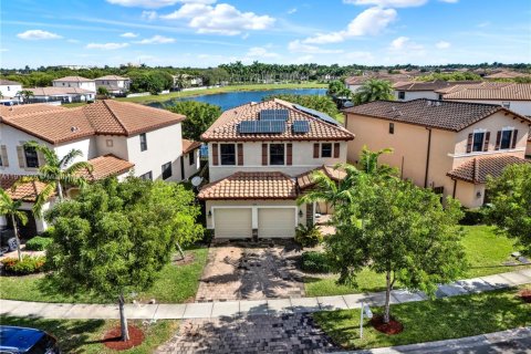 Casa en venta en Homestead, Florida, 5 dormitorios, 238.57 m2 № 1974097 - foto 4