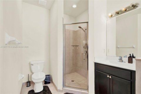 Casa en venta en Homestead, Florida, 5 dormitorios, 238.57 m2 № 1974097 - foto 25