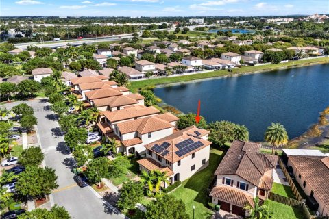 Casa en venta en Homestead, Florida, 5 dormitorios, 238.57 m2 № 1974097 - foto 5