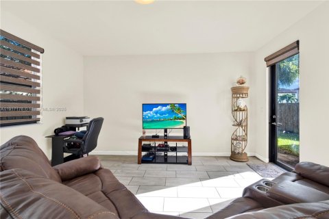 Casa en venta en Homestead, Florida, 5 dormitorios, 238.57 m2 № 1974097 - foto 14