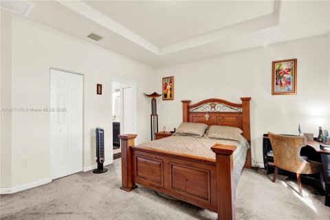 Casa en venta en Homestead, Florida, 5 dormitorios, 238.57 m2 № 1974097 - foto 22