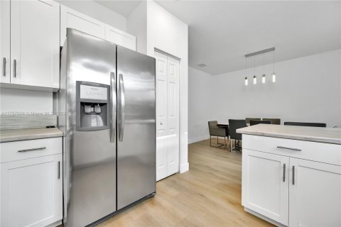 Townhouse in Davie, Florida 3 bedrooms, 133.59 sq.m. № 1985349 - photo 13