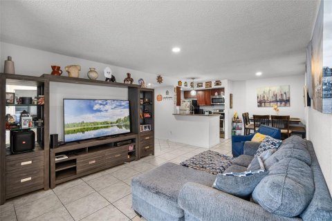 Condominio en venta en Orlando, Florida, 2 dormitorios, 91.79 m2 № 1652488 - foto 10