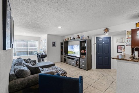 Condominio en venta en Orlando, Florida, 2 dormitorios, 91.79 m2 № 1652488 - foto 11