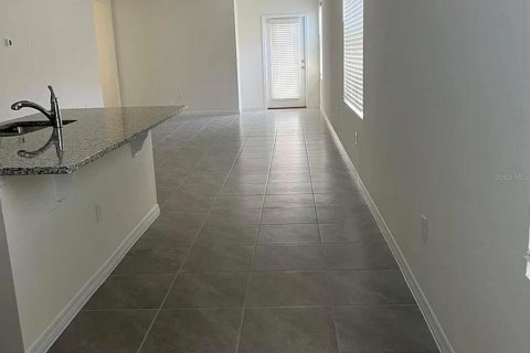 Touwnhouse à louer à Davenport, Floride: 4 chambres, 151.71 m2 № 1914612 - photo 3