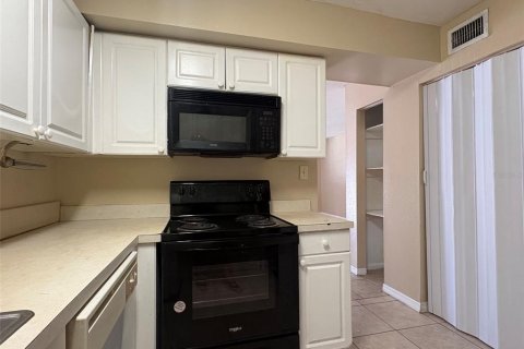 Condo in Tampa, Florida, 2 bedrooms  № 2227912 - photo 6