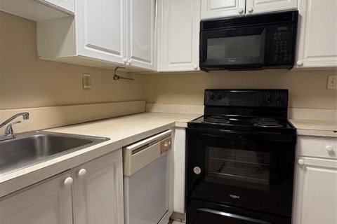 Condo in Tampa, Florida, 2 bedrooms  № 2227912 - photo 5