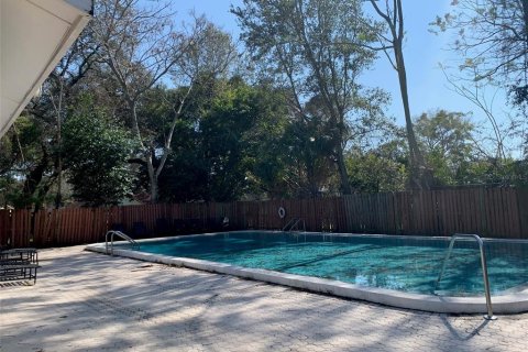 Condo in Tampa, Florida, 2 bedrooms  № 2227912 - photo 14
