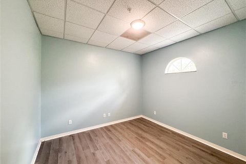 Immobilier commercial à louer à Venice, Floride: 99.03 m2 № 2388524 - photo 7