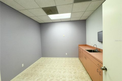 Immobilier commercial à louer à Venice, Floride: 99.03 m2 № 2388524 - photo 6
