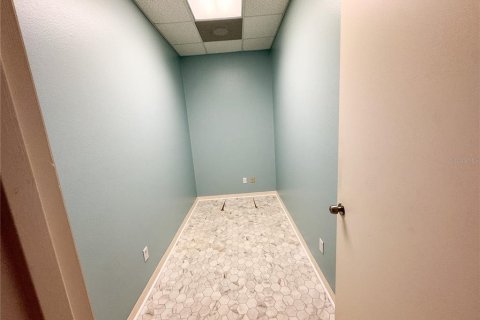 Immobilier commercial à louer à Venice, Floride: 99.03 m2 № 2388524 - photo 9
