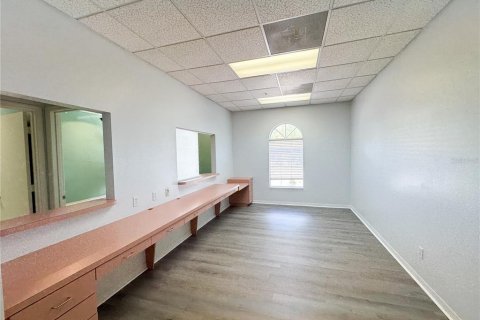 Immobilier commercial à louer à Venice, Floride: 99.03 m2 № 2388524 - photo 4