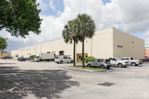 Immobilier commercial à vendre à Fort Lauderdale, Floride № 2158080 - photo 2
