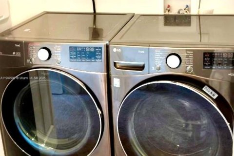 Купить виллу или дом в Хомстед, Флорида 3 спальни, 164.62м2, № 1955831 - фото 12