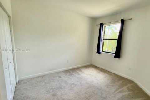 Купить виллу или дом в Хомстед, Флорида 3 спальни, 164.62м2, № 1955831 - фото 15