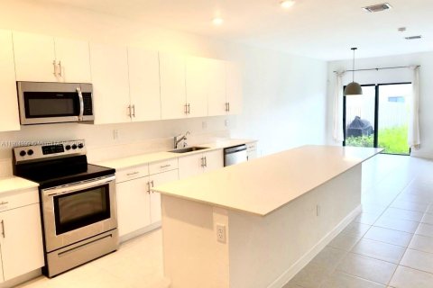 Купить виллу или дом в Хомстед, Флорида 3 спальни, 164.62м2, № 1955831 - фото 6