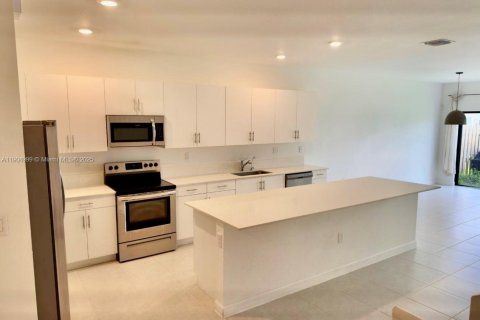 Купить виллу или дом в Хомстед, Флорида 3 спальни, 164.62м2, № 1955831 - фото 23