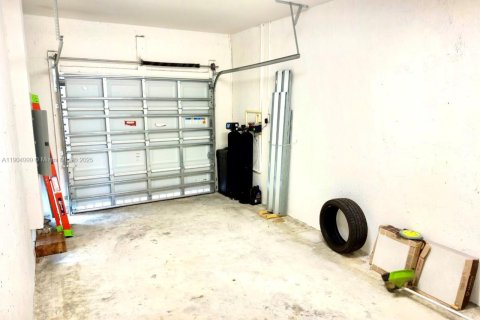 Купить виллу или дом в Хомстед, Флорида 3 спальни, 164.62м2, № 1955831 - фото 10