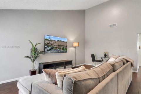 Снять в аренду виллу или дом в Дейви, Флорида 2 спальни, 73.76м2, № 2049736 - фото 4