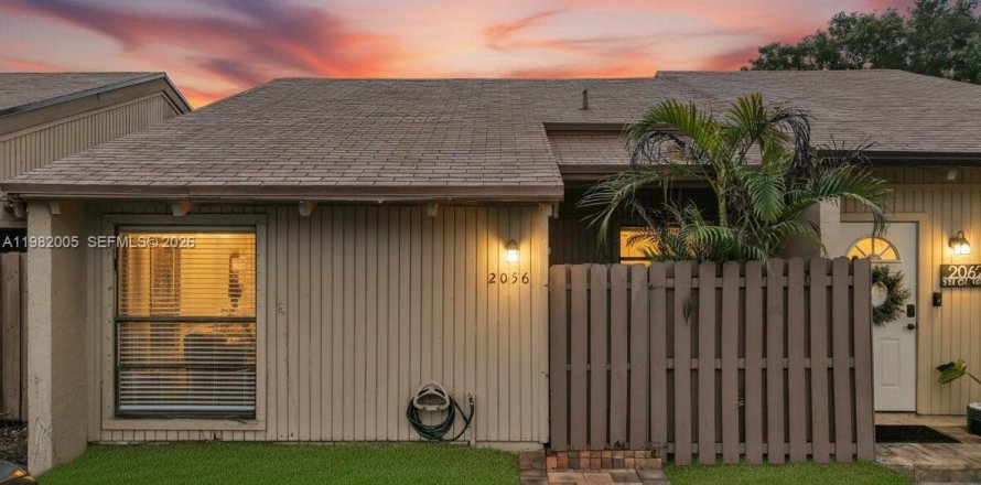 Дом в Дейви, Флорида 2 спальни, 73.76м2 № 2049736