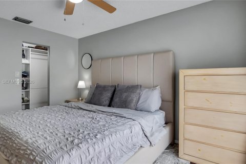 Снять в аренду виллу или дом в Дейви, Флорида 2 спальни, 73.76м2, № 2049736 - фото 12