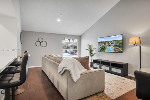 Снять в аренду виллу или дом в Дейви, Флорида 2 спальни, 73.76м2, № 2049736 - фото 5