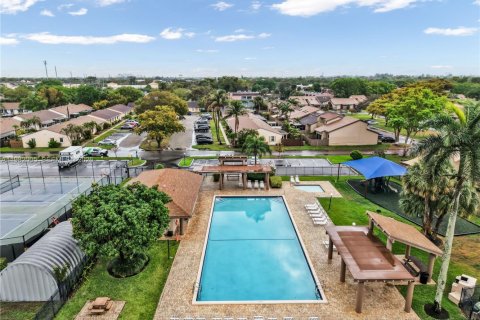 Снять в аренду виллу или дом в Дейви, Флорида 2 спальни, 73.76м2, № 2049736 - фото 20