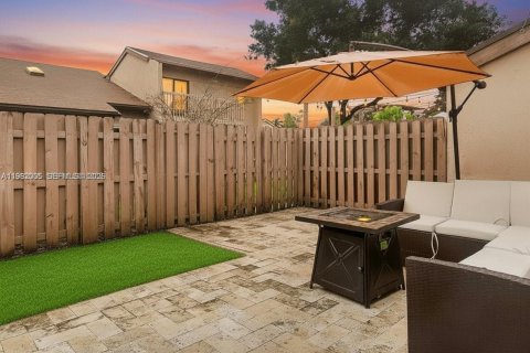 Снять в аренду виллу или дом в Дейви, Флорида 2 спальни, 73.76м2, № 2049736 - фото 2