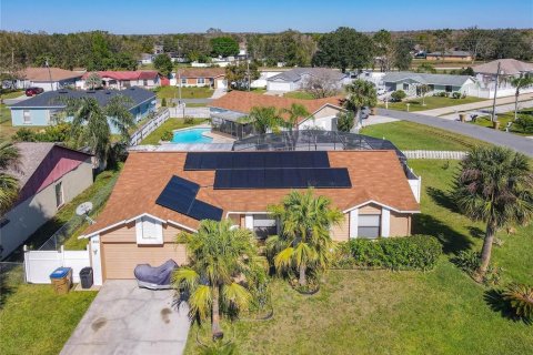 House in Kissimmee, Florida 3 bedrooms, 132.11 sq.m. № 1608646 - photo 2
