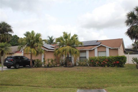 House in Kissimmee, Florida 3 bedrooms, 132.11 sq.m. № 1608646 - photo 12