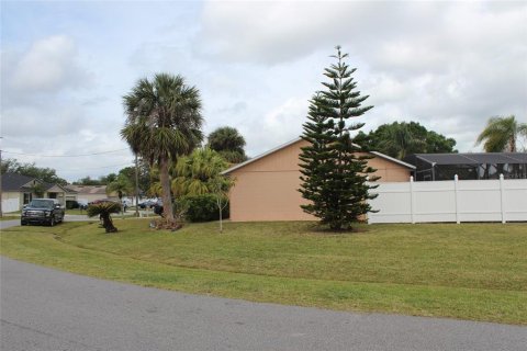 House in Kissimmee, Florida 3 bedrooms, 132.11 sq.m. № 1608646 - photo 9