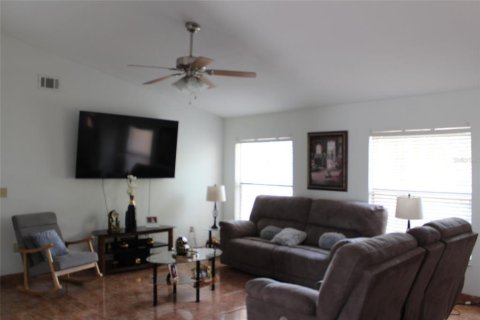 House in Kissimmee, Florida 3 bedrooms, 132.11 sq.m. № 1608646 - photo 17