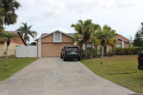 House in Kissimmee, Florida 3 bedrooms, 132.11 sq.m. № 1608646 - photo 1