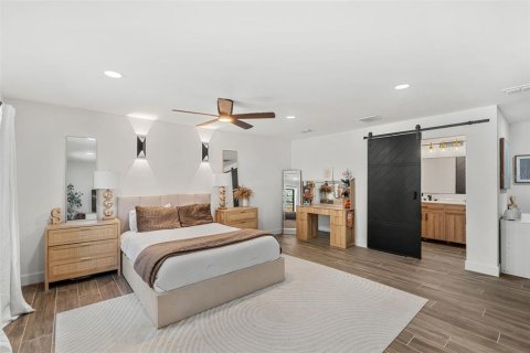 House in Winter Garden, Florida 6 bedrooms, 337.14 sq.m. № 2195879 - photo 20