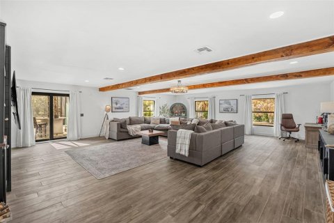 House in Winter Garden, Florida 6 bedrooms, 337.14 sq.m. № 2195879 - photo 12
