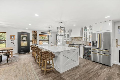 House in Winter Garden, Florida 6 bedrooms, 337.14 sq.m. № 2195879 - photo 5