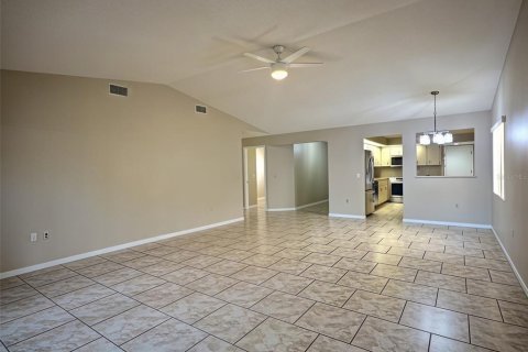 Villa ou maison à vendre à Winter Haven, Floride: 3 chambres, 151.62 m2 № 2431743 - photo 5