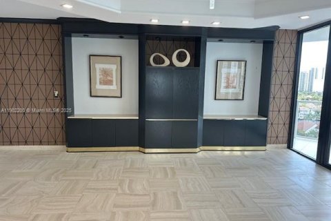 Condo in Aventura, Florida, 3 bedrooms  № 1953735 - photo 15