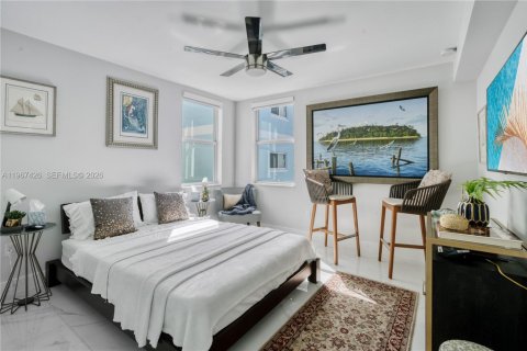 House in Key Largo, Florida 3 bedrooms, 132.66 sq.m. № 2052580 - photo 15