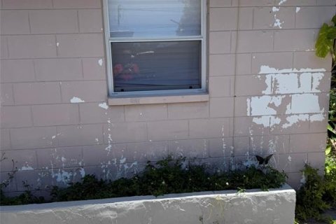 House in Pinellas Park, Florida 3 bedrooms, 90.3 sq.m. № 2239340 - photo 9
