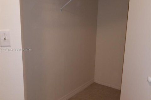 Снять в аренду кондоминиум в Майами, Флорида 3 спальни, 91.69м2, № 2074985 - фото 7